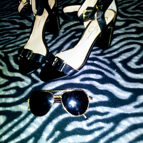 Women heels 👠 - Picture 2 of 3